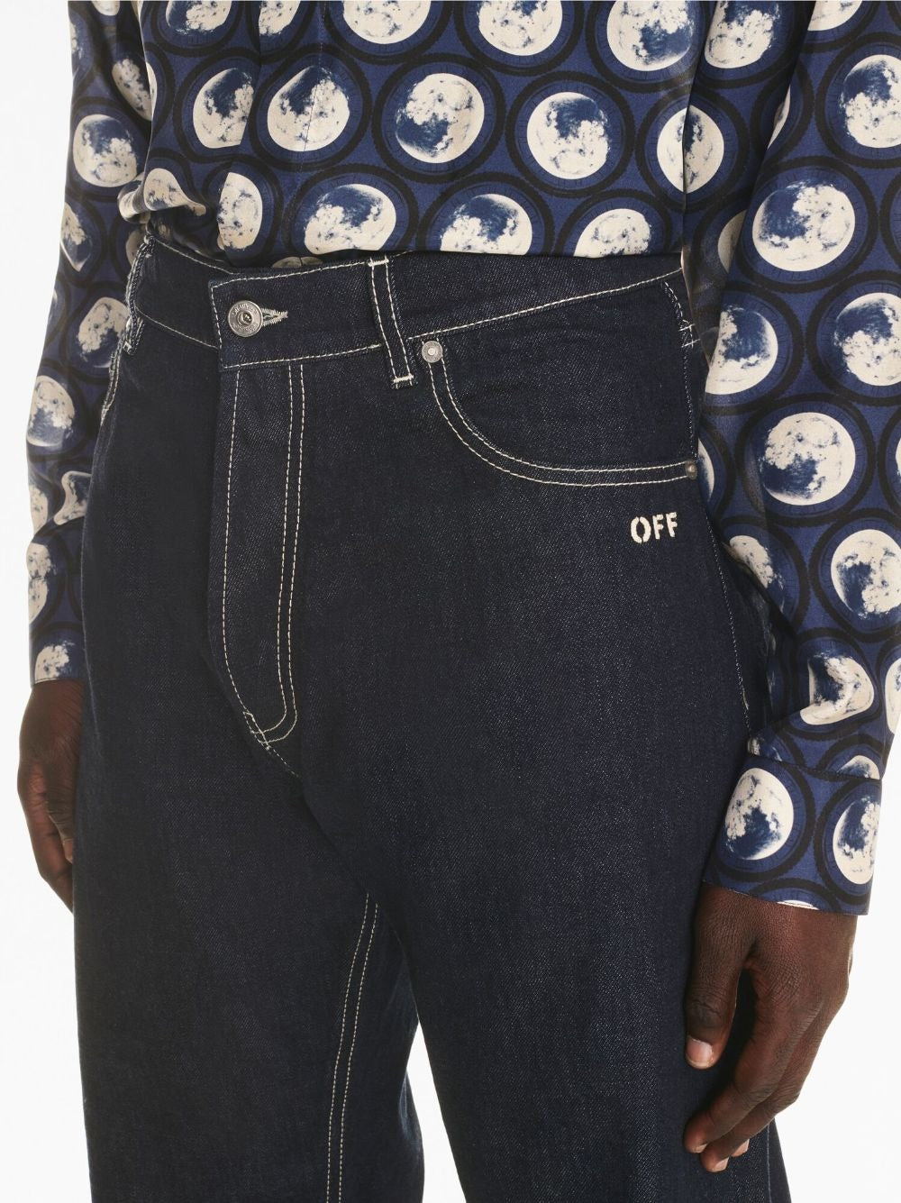 CONTRAST-STITCHING EMBROIDERED-LOGO JEANS